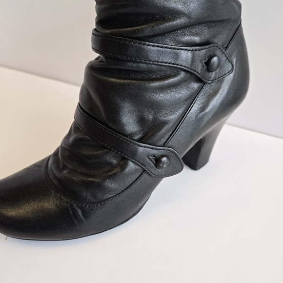 Beautiful Pleated Heel Booties - Picture 3 of 10